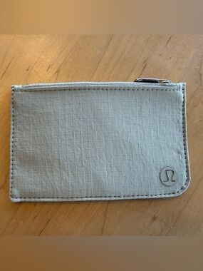 Lululemon Small Zip Card Holder in Light Gray